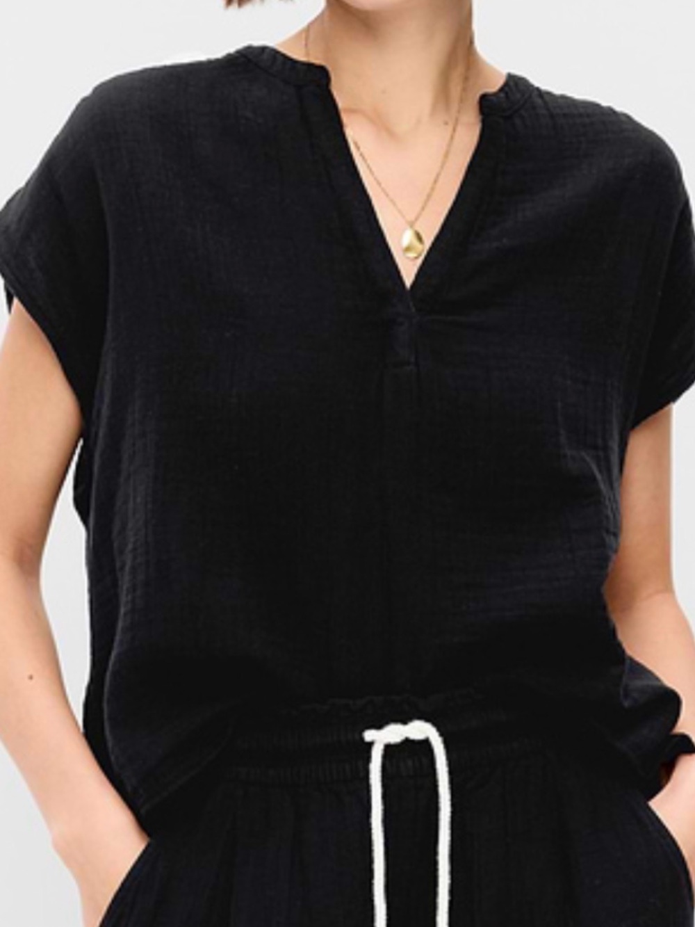 Old Navy Black Split-Neck Short Sleeve Blouse